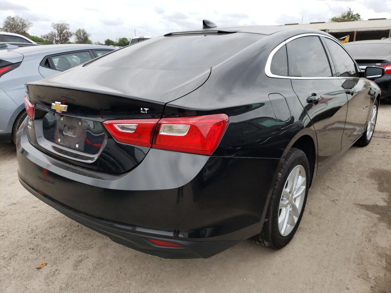 Photo 4 from auction – 2018 CHEVROLET MALIBU LT with VIN 1G1ZD5ST6JF148581