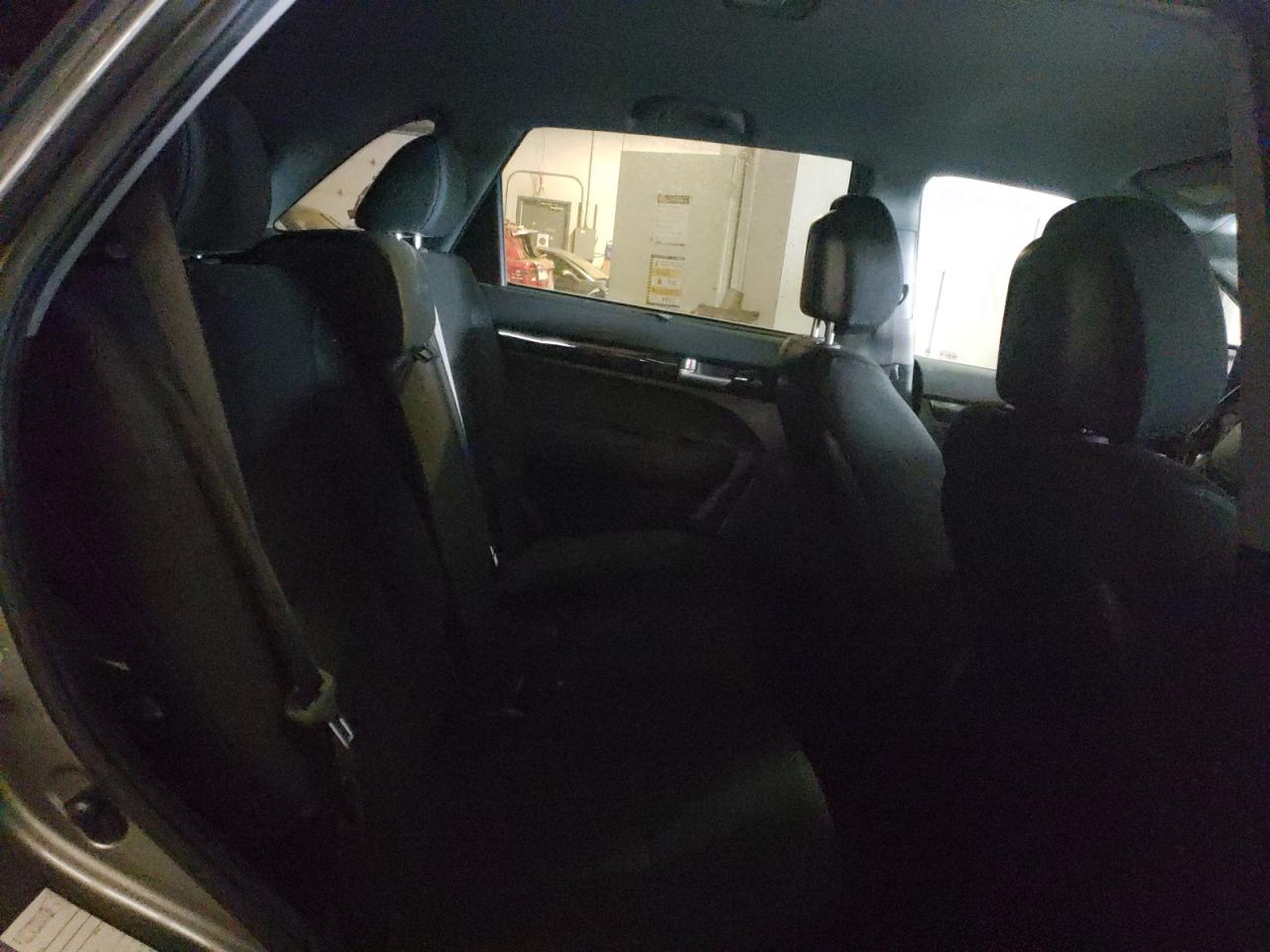 Photo 6 from auction – 2015 KIA SORENTO LX with VIN 5XYKTCA67FG585957