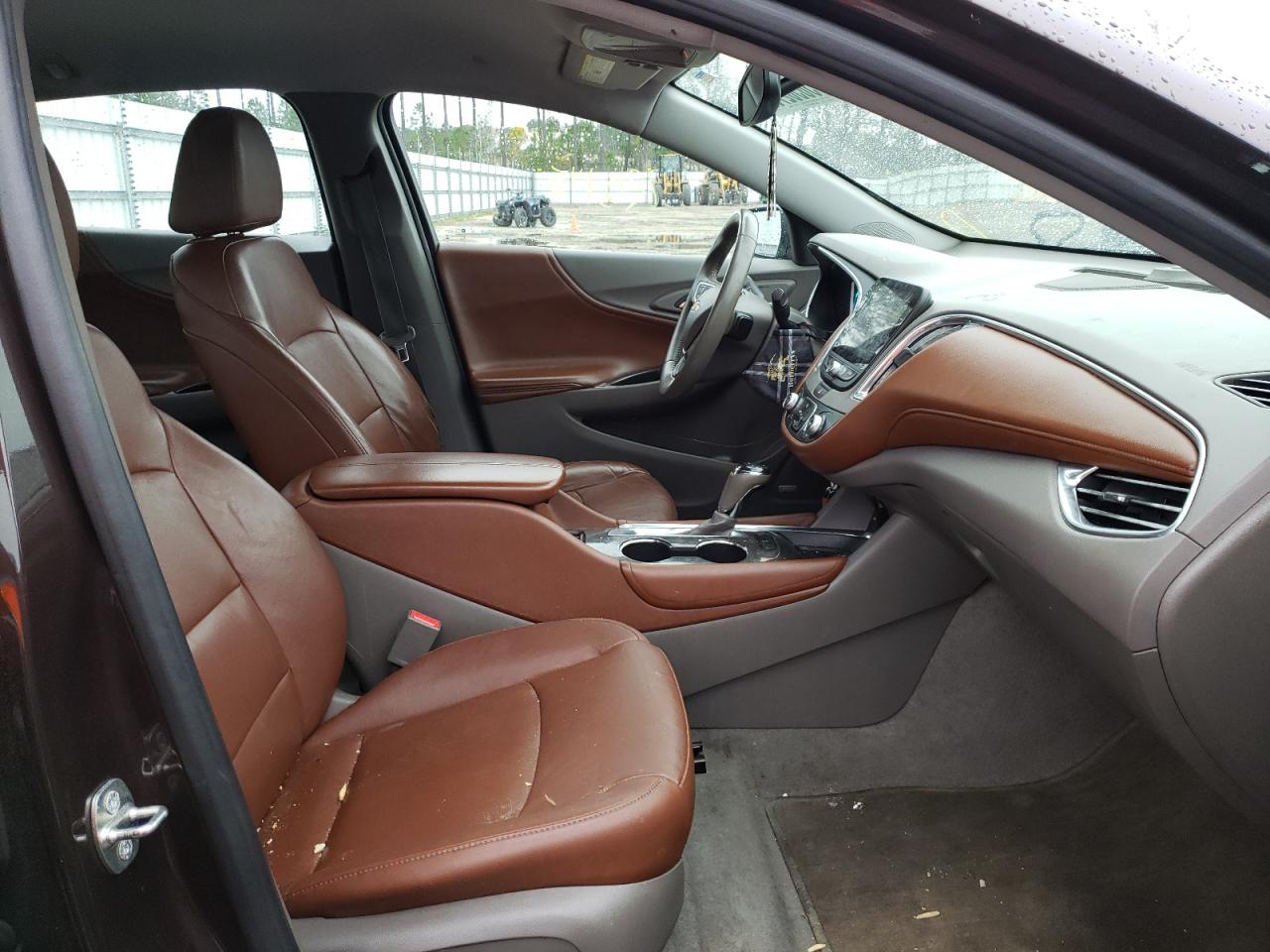 Photo 5 from auction – 2016 CHEVROLET MALIBU LT with VIN 1G1ZE5ST4GF348879