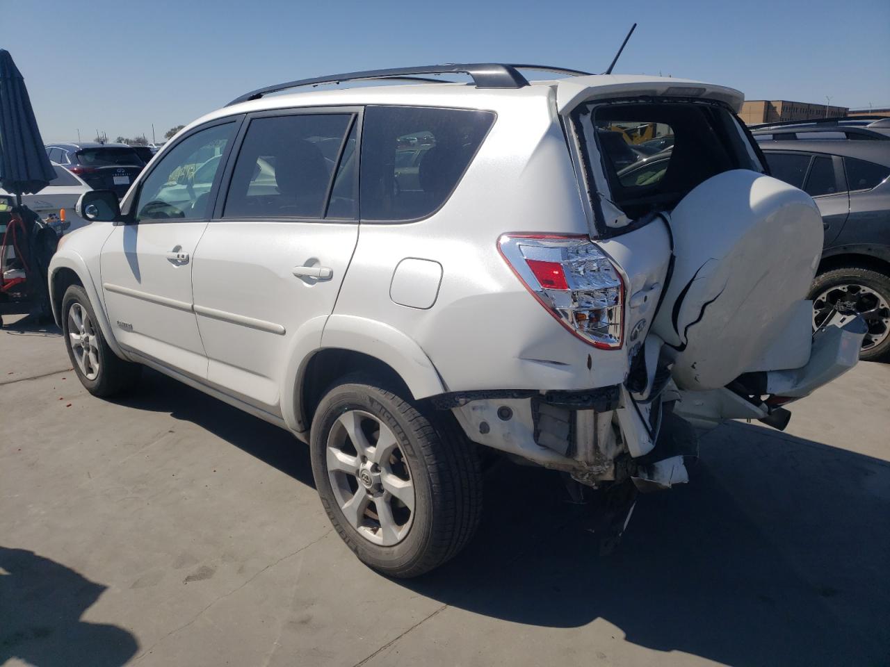 Photo 3 from auction – 2011 TOYOTA RAV4 LIMIT with VIN 2T3YK4DV0BW010133
