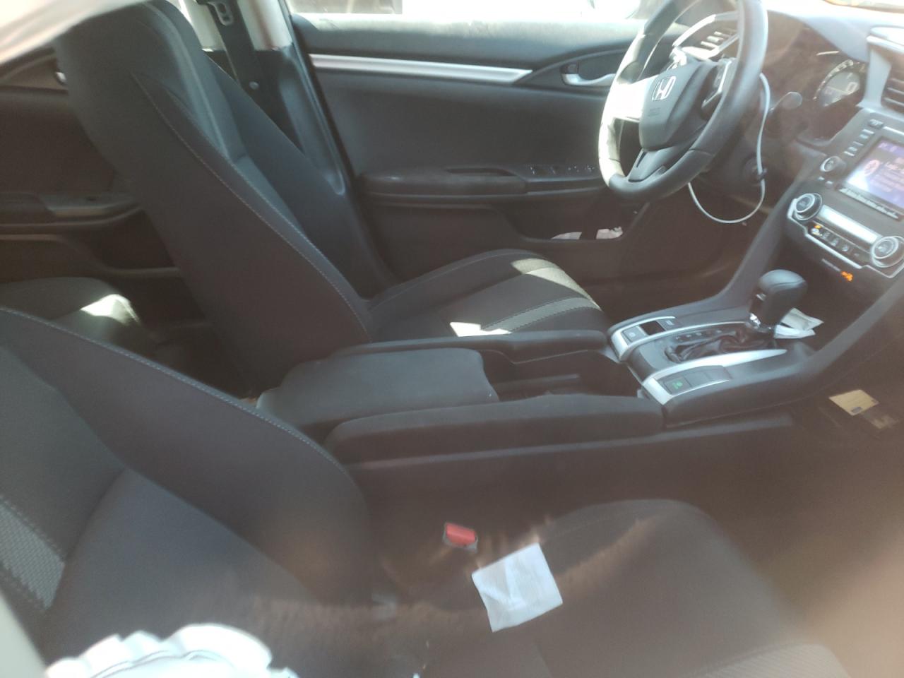 Photo 5 from auction – 2017 HONDA CIVIC LX with VIN 19XFC2F58HE035713