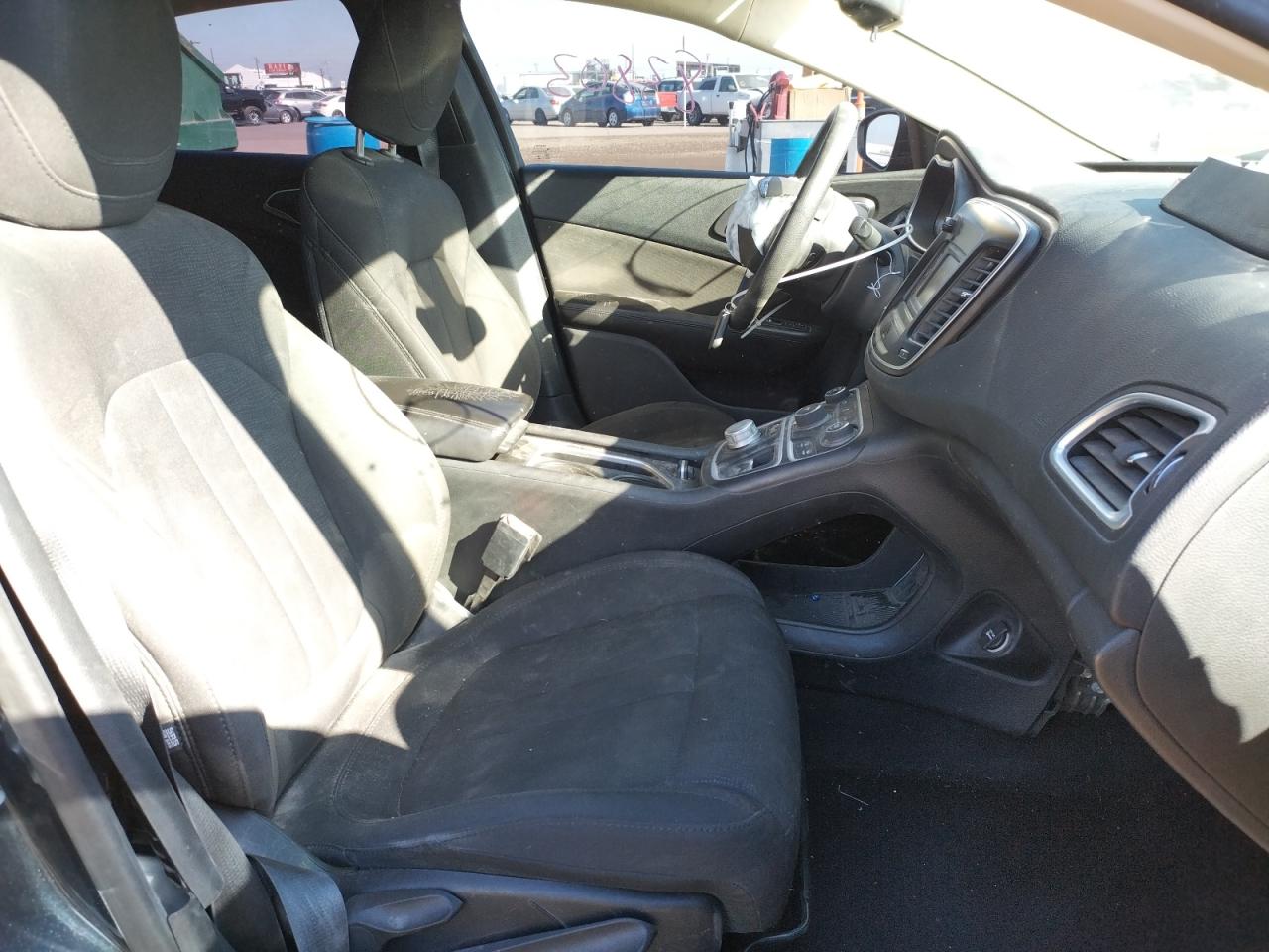 Photo 5 from auction – 2016 CHRYSLER 200 LIMITE with VIN 1C3CCCAB3GN173504