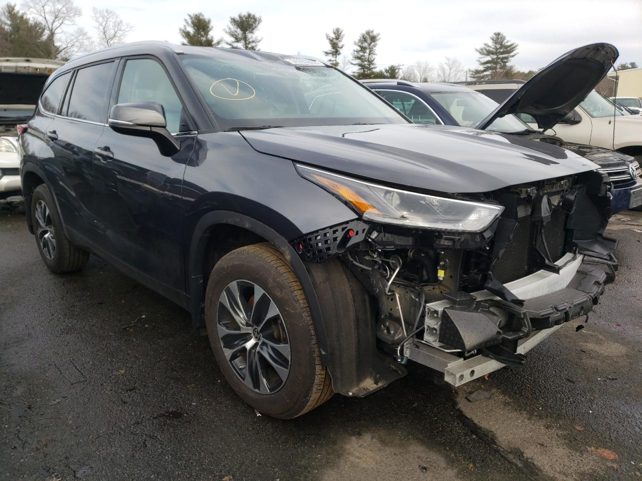 Photo 1 from auction – 2021 TOYOTA HIGHLANDER with VIN 5TDHZRBH1MS523661