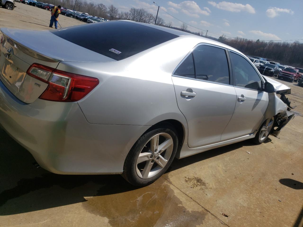 Photo 4 from auction – 2014 TOYOTA CAMRY L with VIN 4T1BF1FK7EU781228