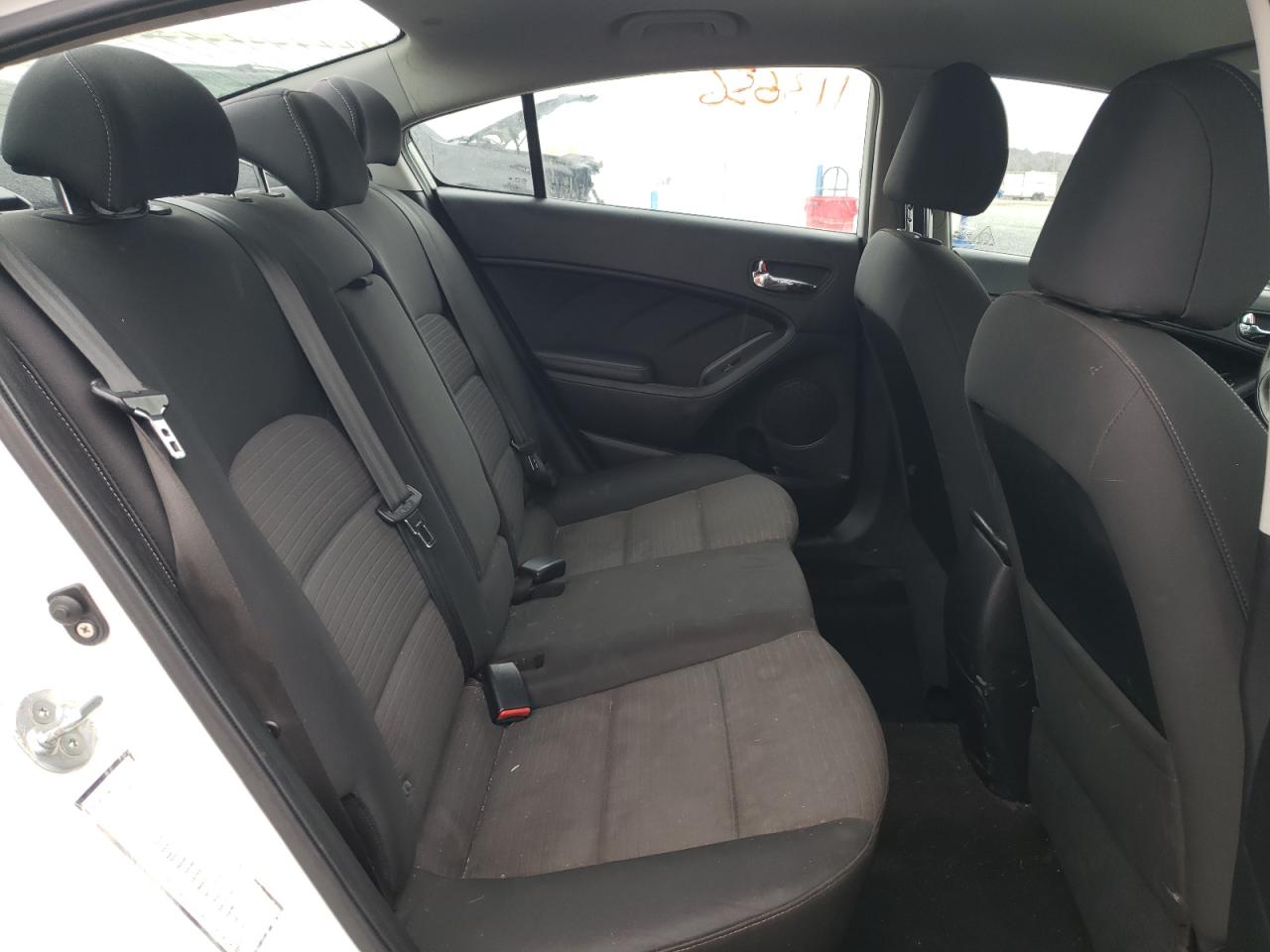 Photo 6 from auction – 2014 KIA FORTE LX with VIN KNAFX4A63E5236987