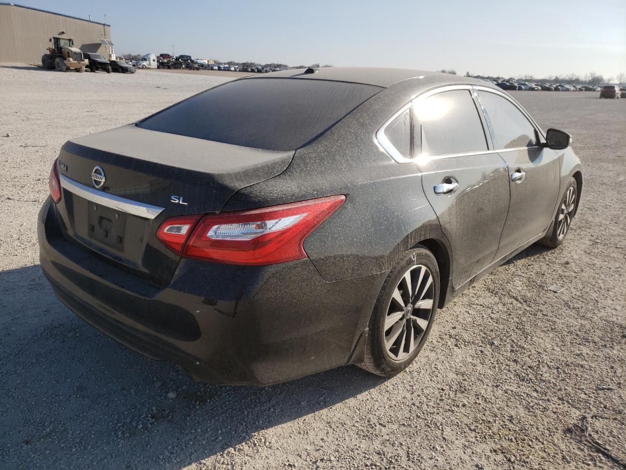 Photo 4 from auction – 2017 NISSAN ALTIMA 2.5 with VIN 1N4AL3AP0HC121006
