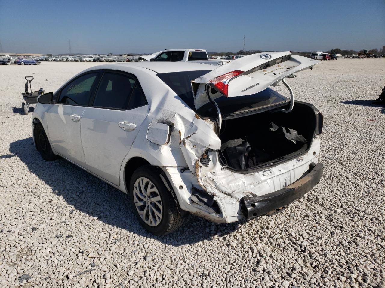 Photo 3 from auction – 2018 TOYOTA COROLLA L with VIN 2T1BURHE8JC026807