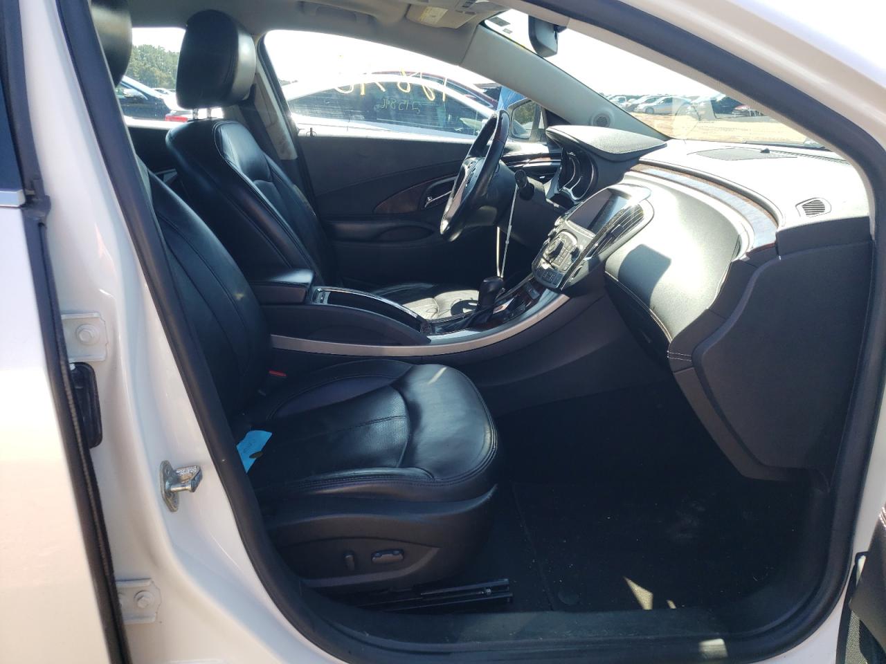 Photo 5 from auction – 2010 BUICK LACROSSE C with VIN 1G4GE5EV3AF198326