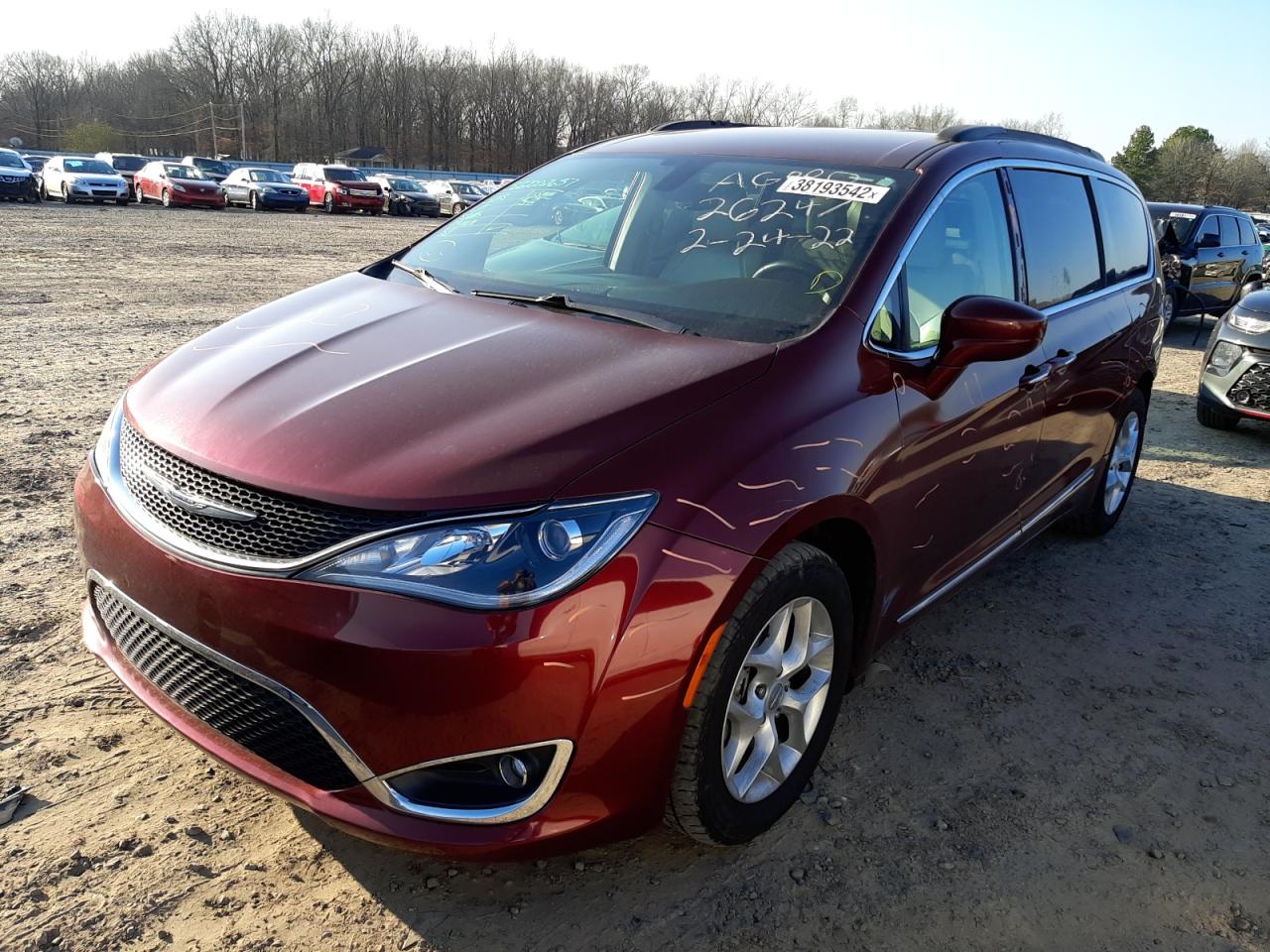 Photo 2 from auction – 2017 CHRYSLER PACIFICA T with VIN 2C4RC1BG7HR823105
