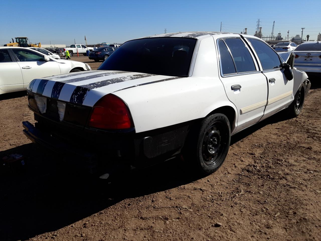 Photo 4 from auction – 2009 FORD CROWN VICT with VIN 2FAHP71V99X135712