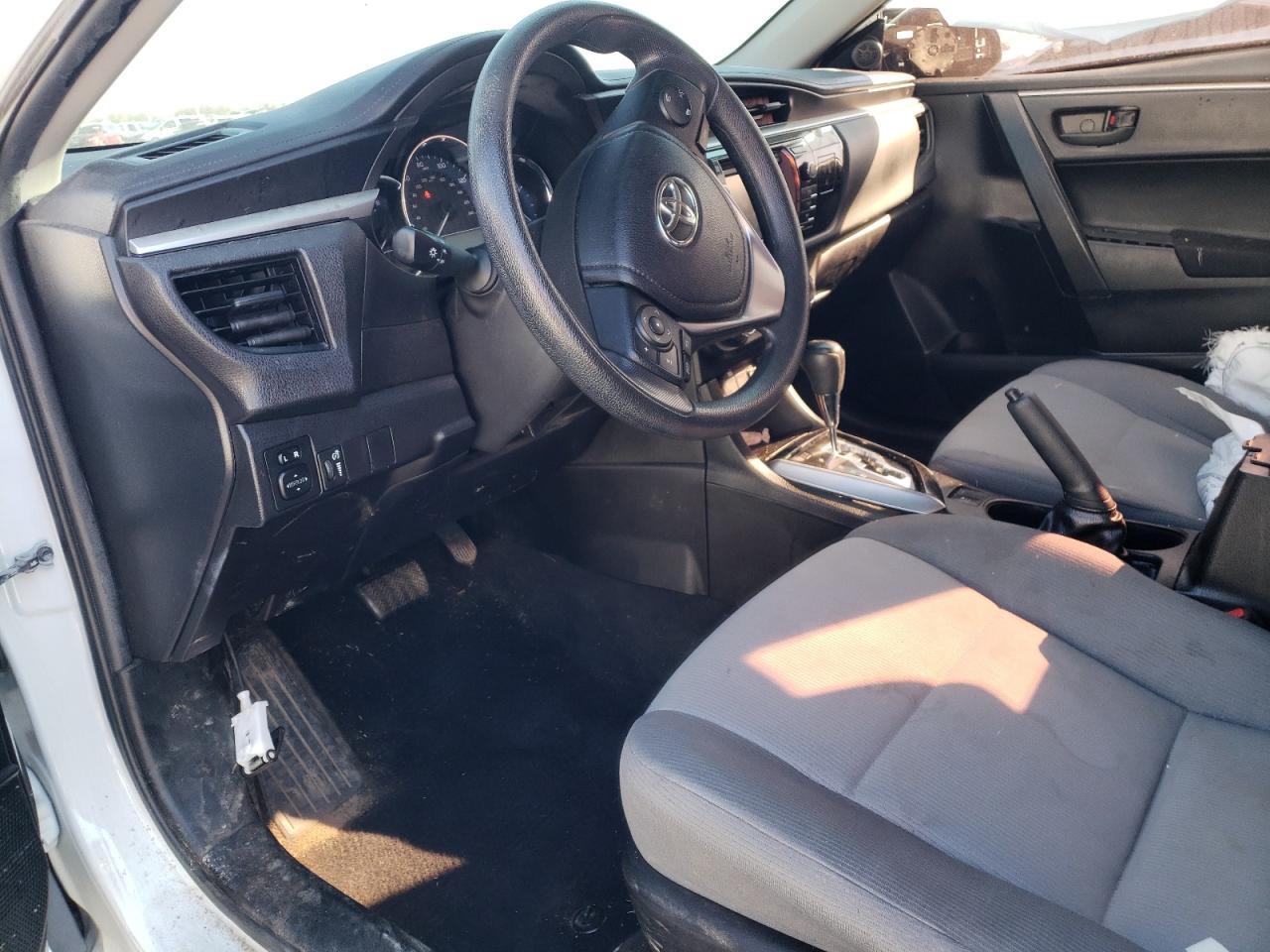 Photo 5 from auction – 2016 TOYOTA COROLLA L with VIN 5YFBURHE2GP475487