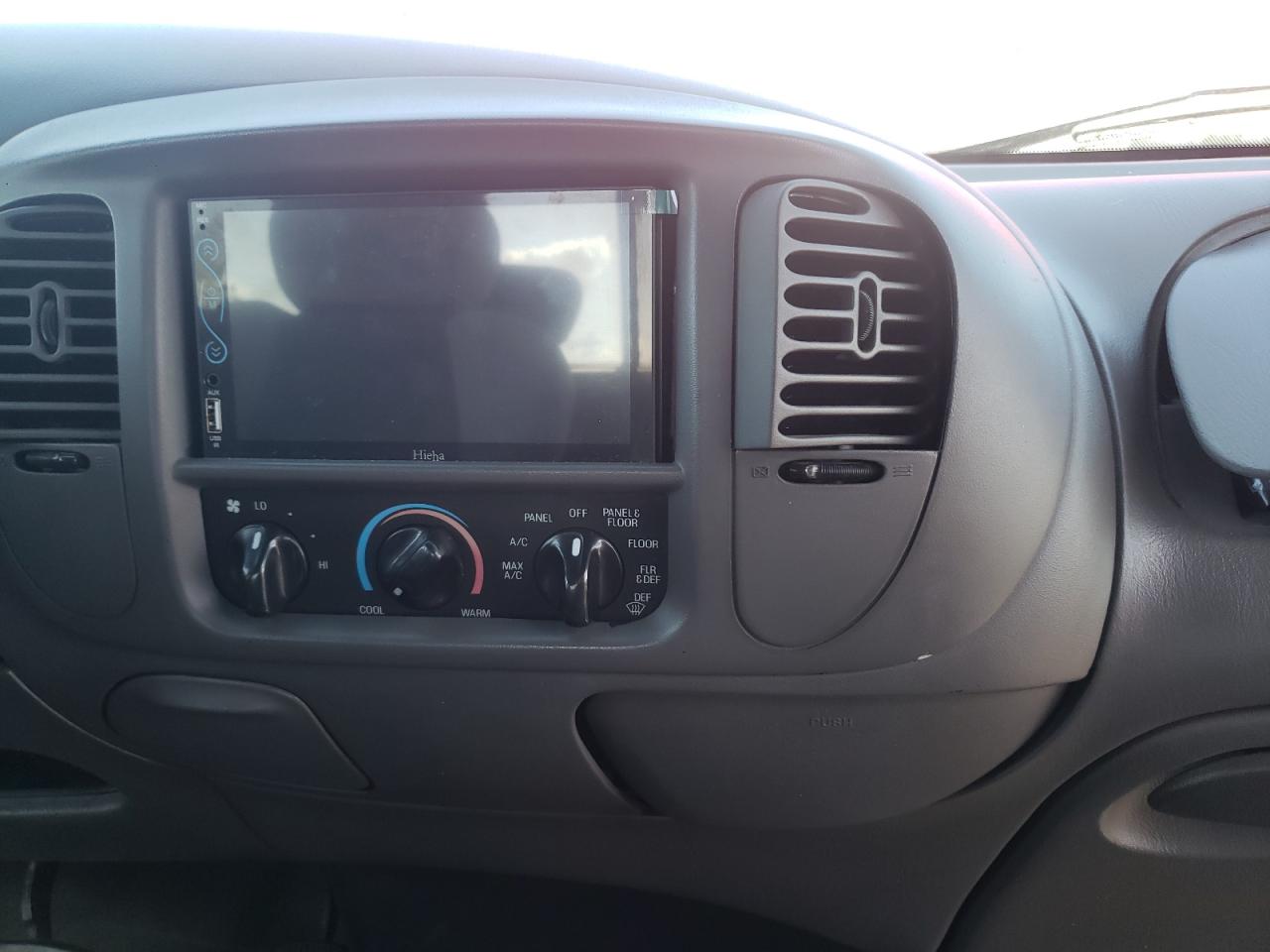 Photo 9 from auction – 2002 FORD F150 SUPER with VIN 1FTRW07L42KD07555