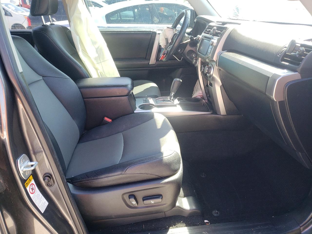Photo 5 from auction – 2015 TOYOTA 4RUNNER SR with VIN JTEZU5JR7F5108760