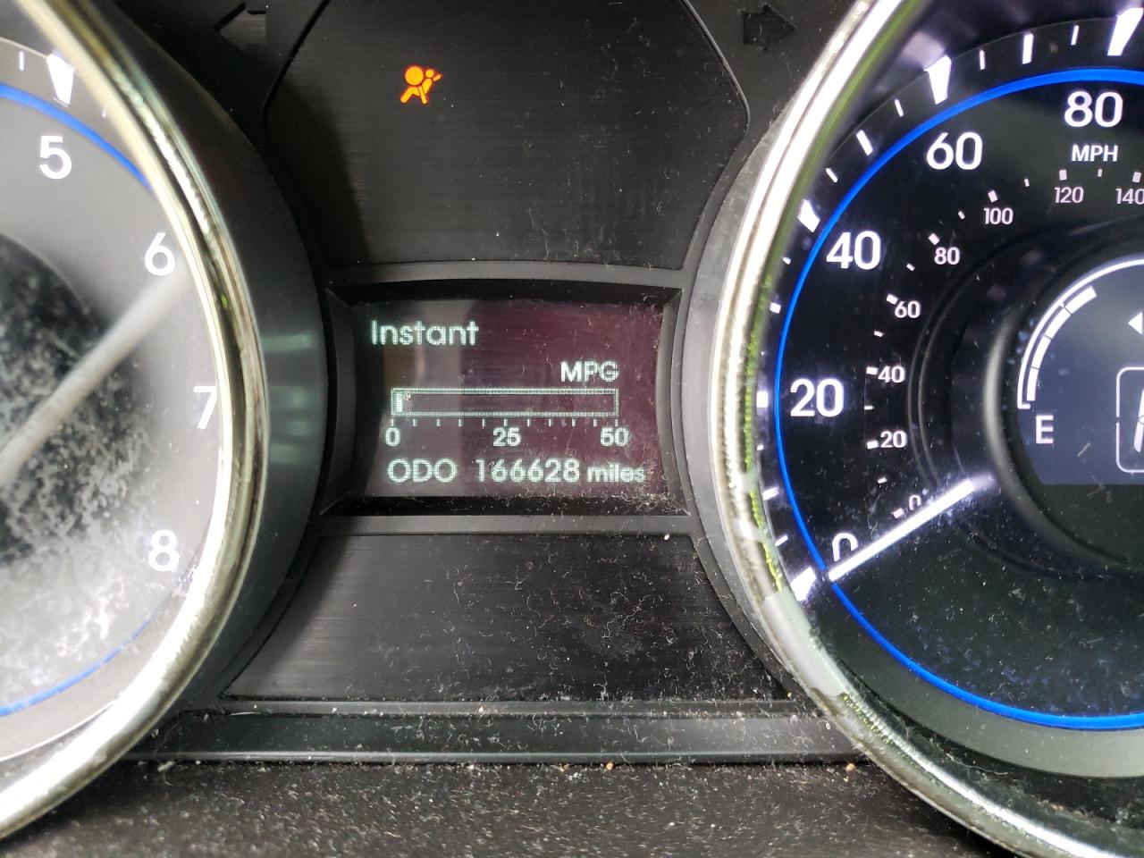 Photo 8 from auction – 2011 HYUNDAI SONATA SE with VIN 5NPEC4AC0BH166845