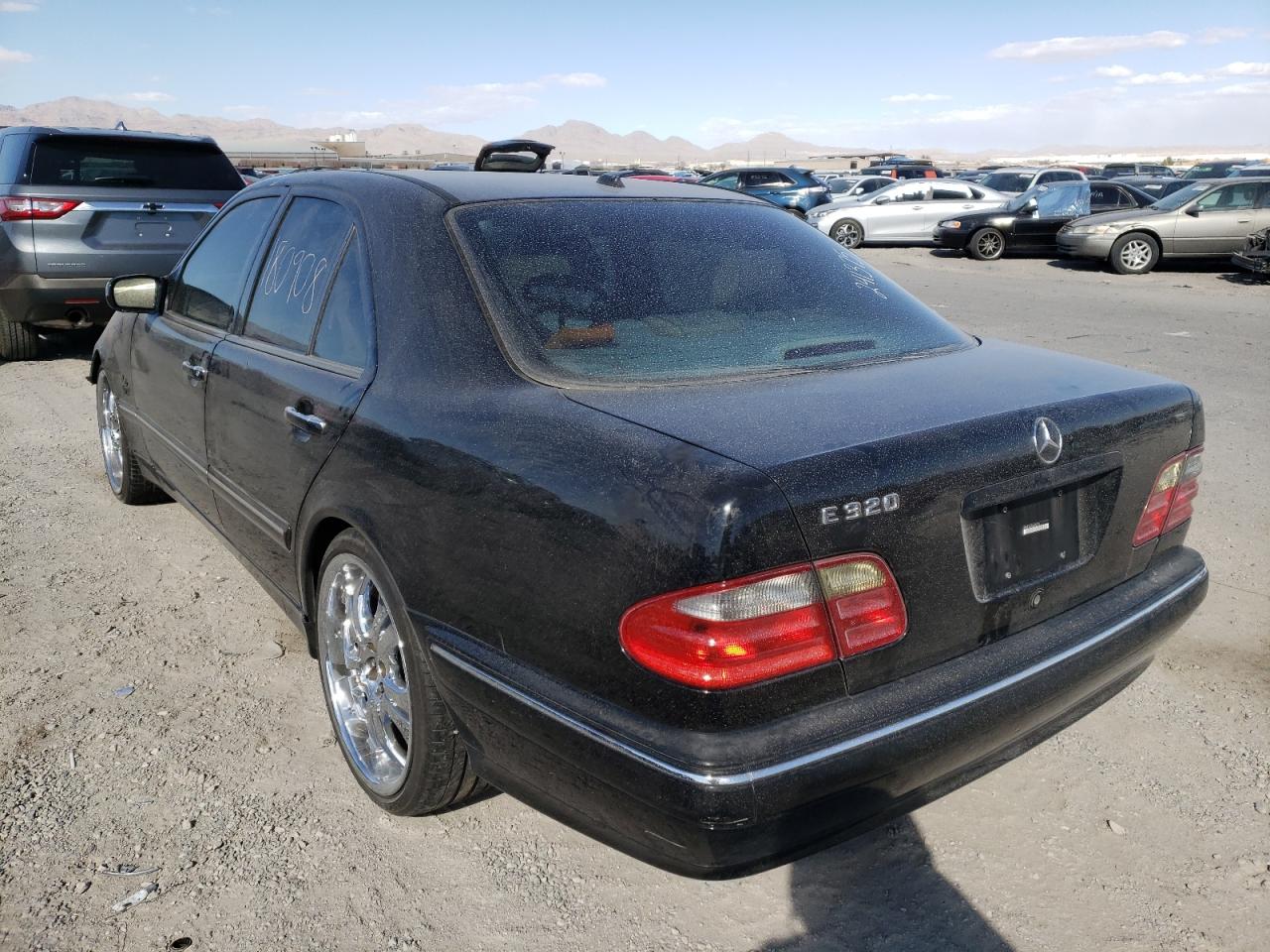 Photo 3 from auction – 2002 MERCEDES-BENZ E 320 with VIN WDBJF65J62B492305