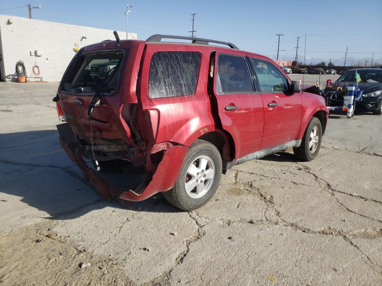Photo 4 from auction – 2011 FORD ESCAPE XLT with VIN 1FMCU0D78BKC04847