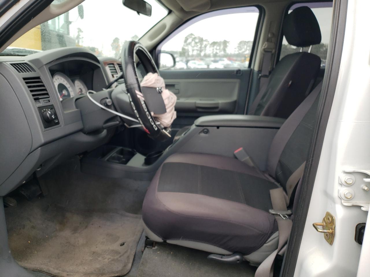 Photo 5 from auction – 2005 DODGE DAKOTA QUA with VIN 1D7HW48N85S243680