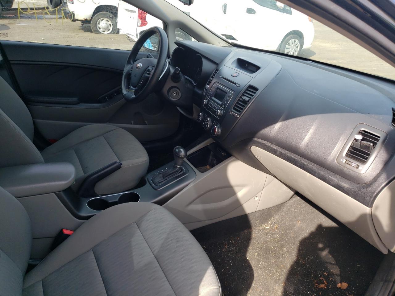 Photo 5 from auction – 2014 KIA FORTE LX with VIN KNAFK4A64E5057727
