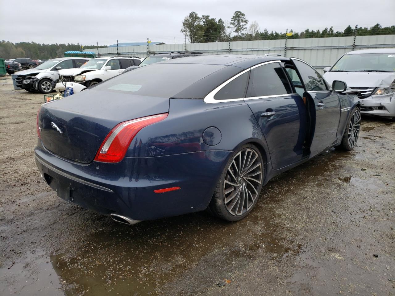 Фото 4 с аукциона – 2012 JAGUAR XJ с VIN SAJXA1CBXCLV36666