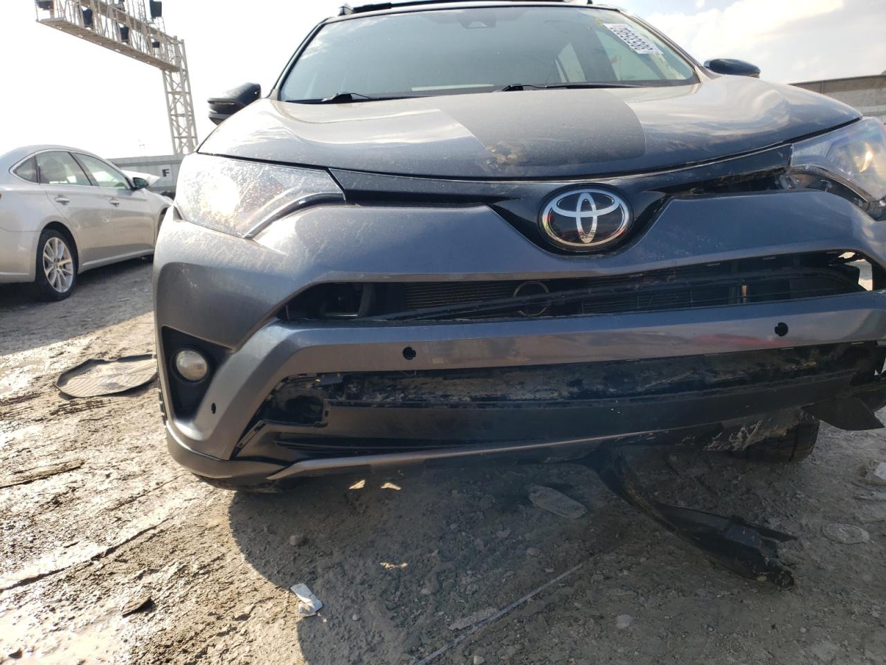 Photo 9 from auction – 2018 TOYOTA RAV4 ADVEN with VIN 2T3RFREV7JW765377