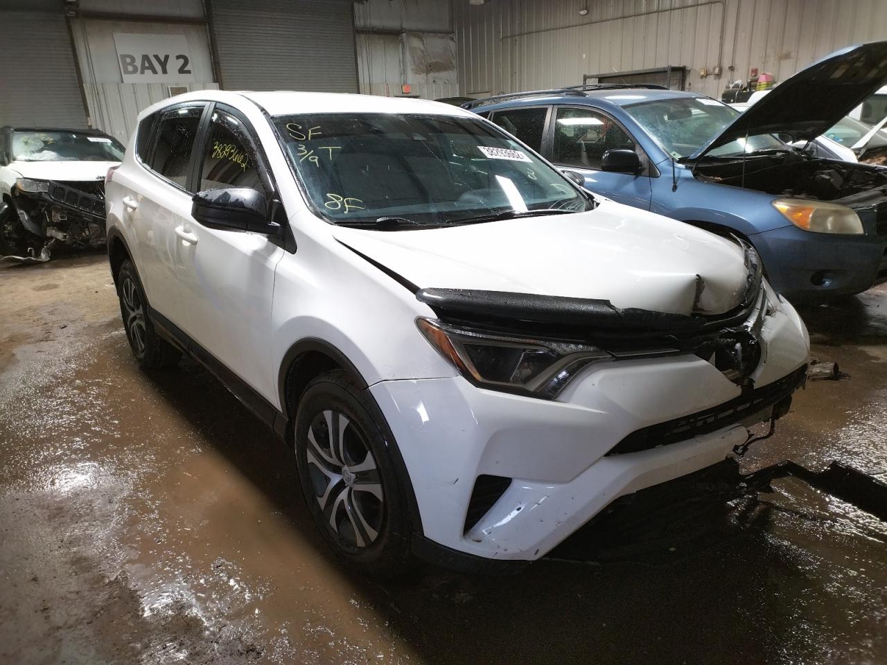 Photo 1 from auction – 2018 TOYOTA RAV4 LE with VIN JTMBFREV3JJ731288