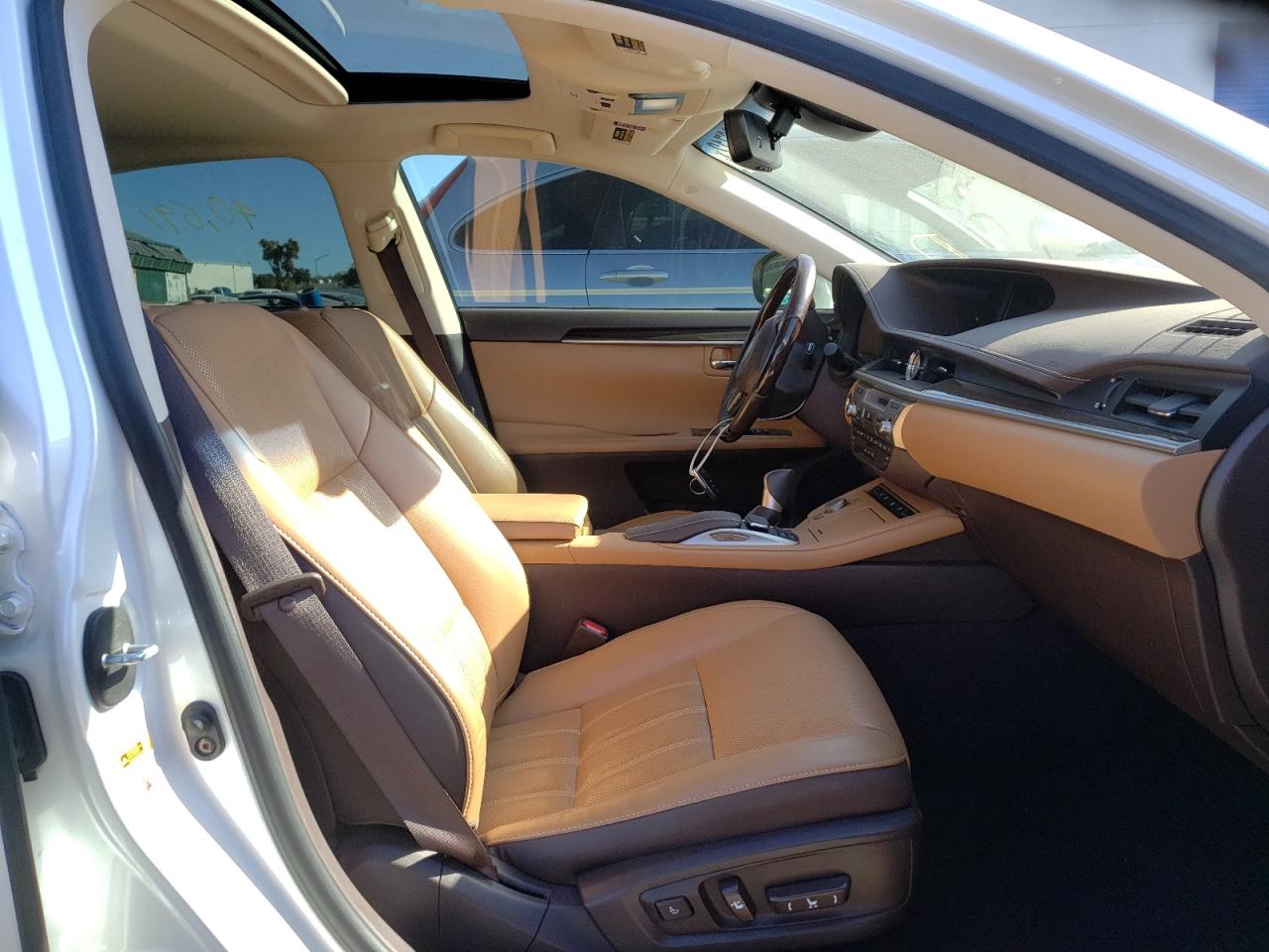 Photo 5 from auction – 2017 LEXUS ES 300H with VIN JTHBW1GG7H2134809