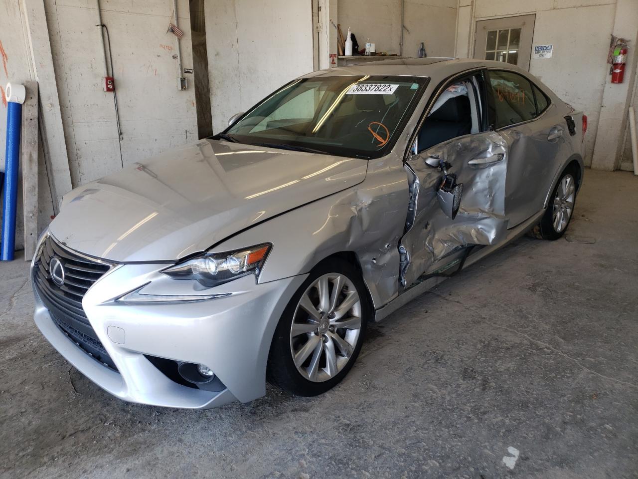 Photo 9 from auction – 2016 LEXUS IS 300 with VIN JTHCM1D26G5003886
