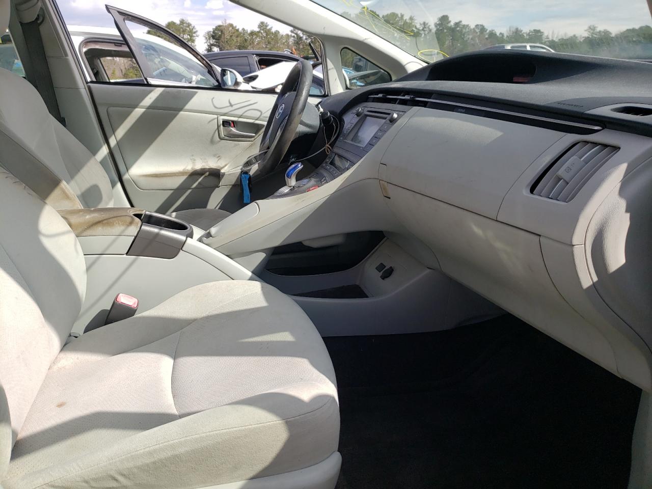 Photo 5 from auction – 2012 TOYOTA PRIUS with VIN JTDKN3DU9C1566651