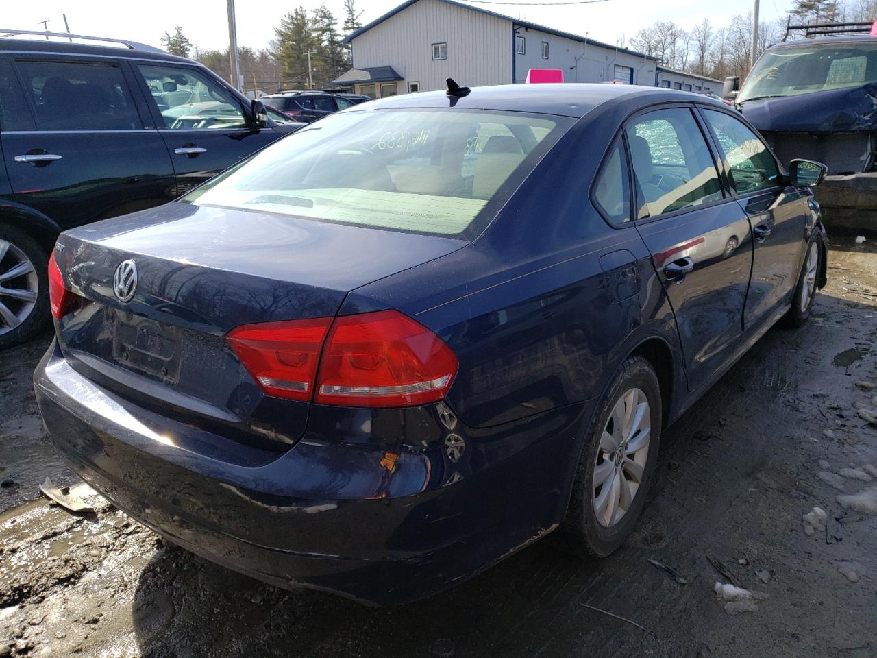 Photo 4 from auction – 2014 VOLKSWAGEN PASSAT S with VIN 1VWAP7A33EC010753