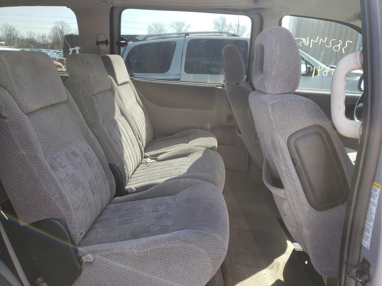 Photo 6 from auction – 2001 PONTIAC MONTANA with VIN 1GMDX03E11D330109