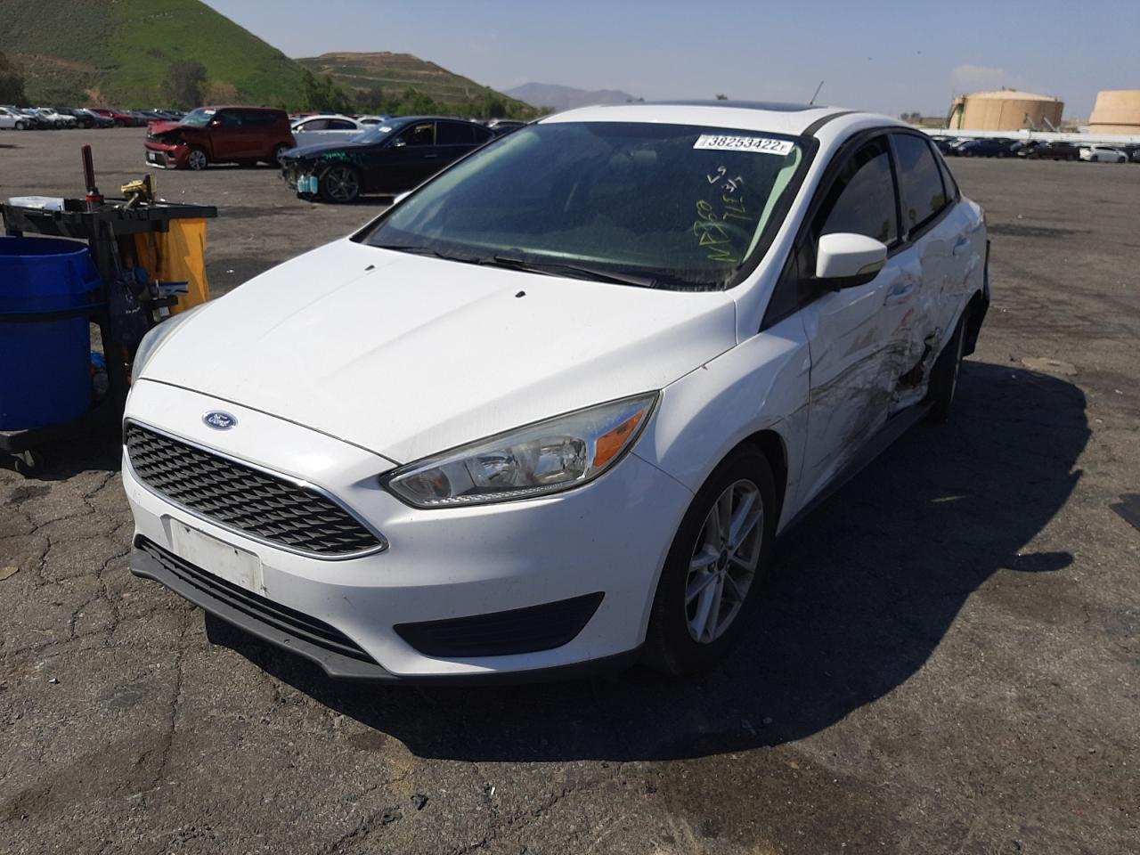 Photo 2 from auction – 2016 FORD FOCUS SE with VIN 1FADP3F29GL338308