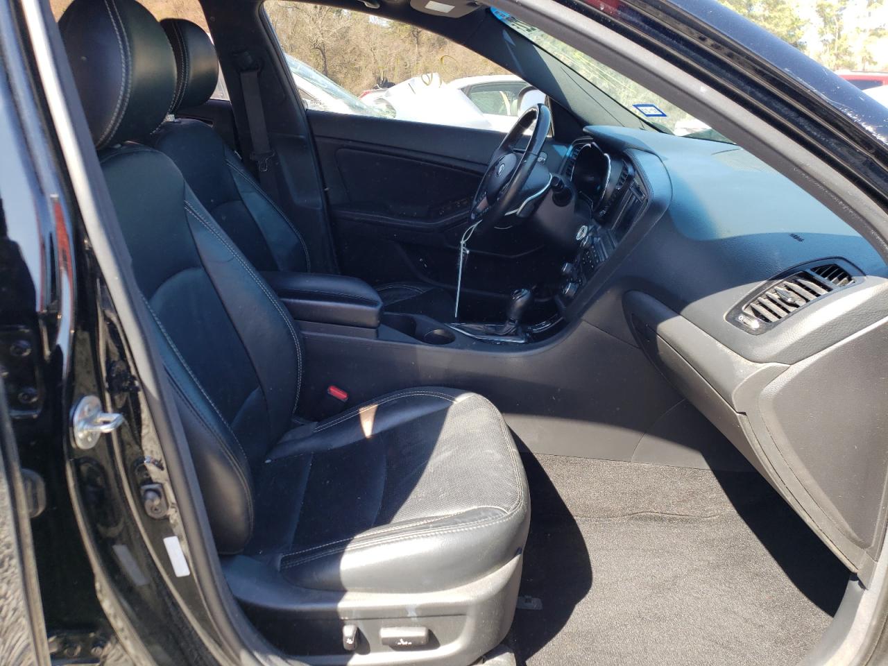 Photo 5 from auction – 2013 KIA OPTIMA SX with VIN 5XXGR4A67DG193833