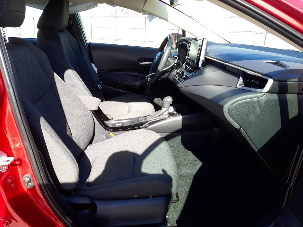 Photo 5 from auction – 2020 TOYOTA COROLLA LE with VIN JTDEBRBE3LJ015748