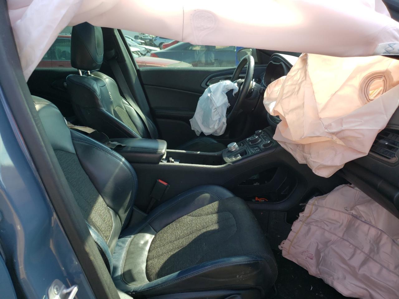 Photo 5 from auction – 2015 CHRYSLER 200 S with VIN 1C3CCCBB2FN629408