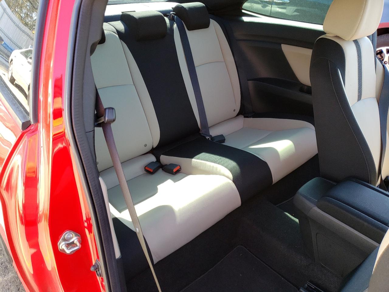 Photo 6 from auction – 2017 HONDA CIVIC LX with VIN 2HGFC4B04HH304351