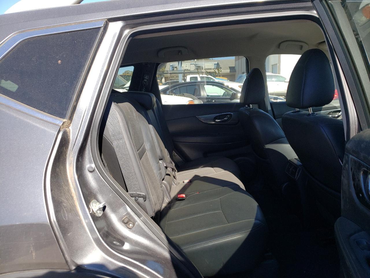 Photo 6 from auction – 2015 NISSAN ROGUE S with VIN 5N1AT2MV6FC777394