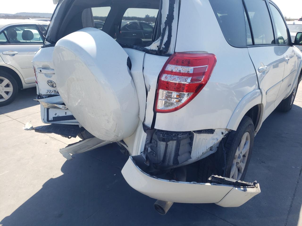 Photo 9 from auction – 2011 TOYOTA RAV4 LIMIT with VIN 2T3YK4DV0BW010133