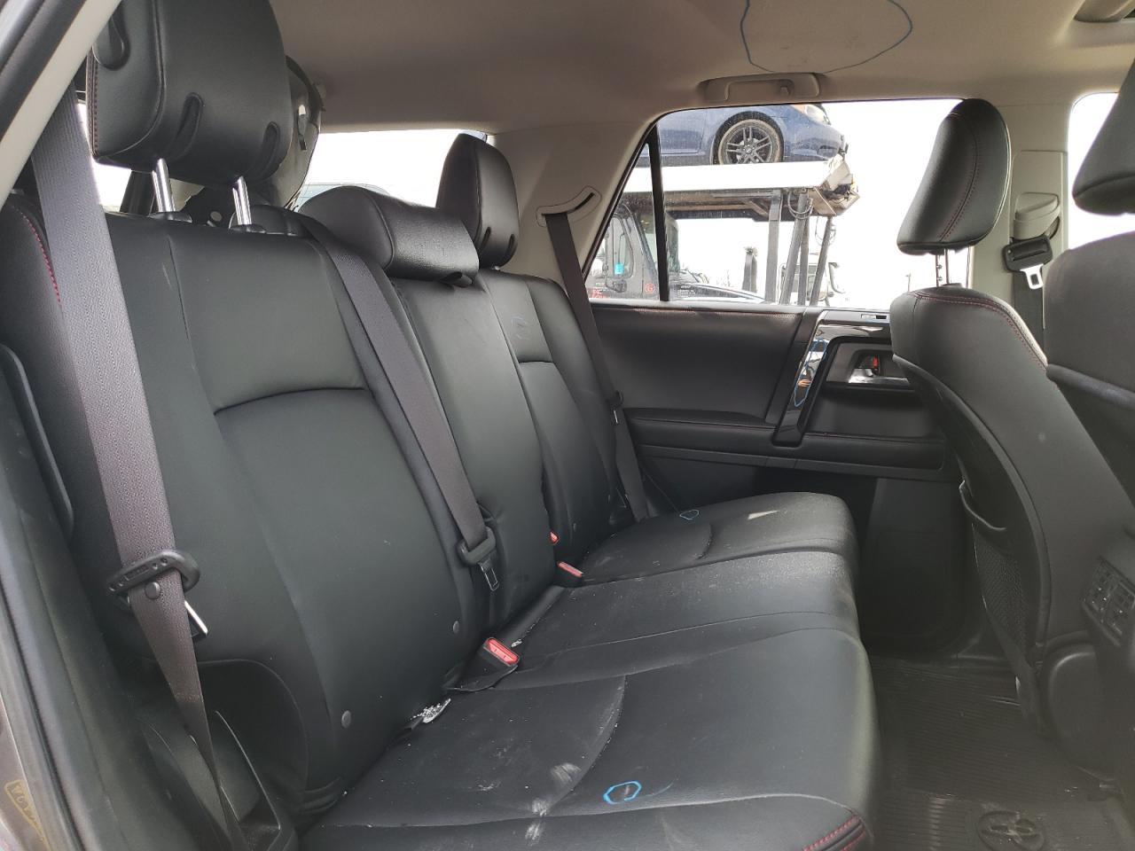 Photo 6 from auction – 2018 TOYOTA 4RUNNER SR with VIN JTEBU5JR2J5604608