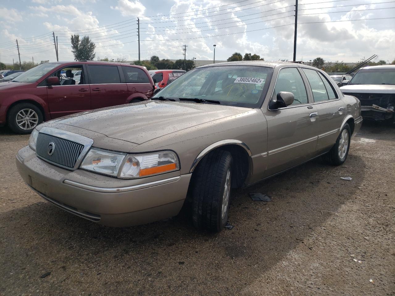 Photo 2 from auction – 2005 MERCURY GRAND MARQ with VIN 2MEFM75W95X660601