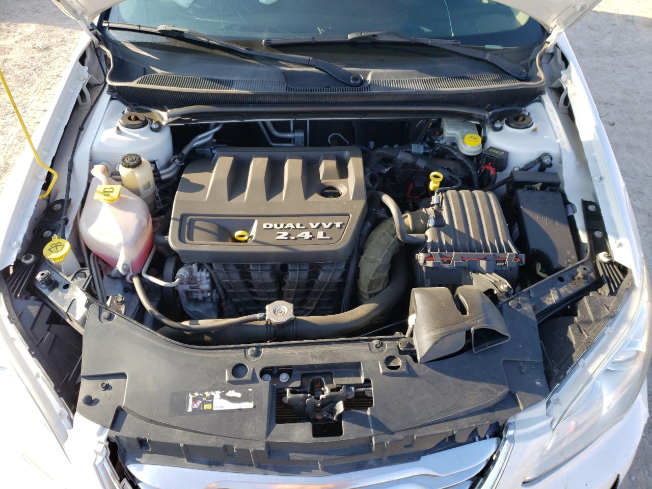 صورة رقم 7 من المزاد - 2014 CHRYSLER 200 LX مع VIN 1C3CCBAB8EN122216