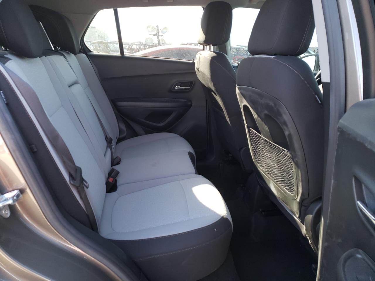 Photo 6 from auction – 2021 CHEVROLET TRAX LS with VIN KL7CJNSM9MB367848