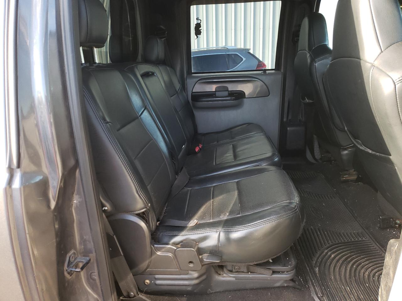 Photo 6 from auction – 2005 FORD F250 SUPER with VIN 1FTSW21P95EA46693