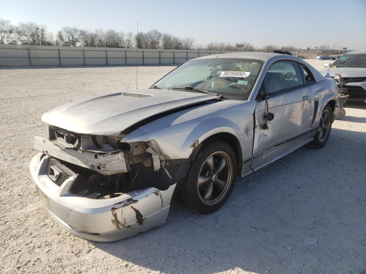 Photo 2 from auction – 2000 FORD MUSTANG with VIN 1FAFP4046YF174881