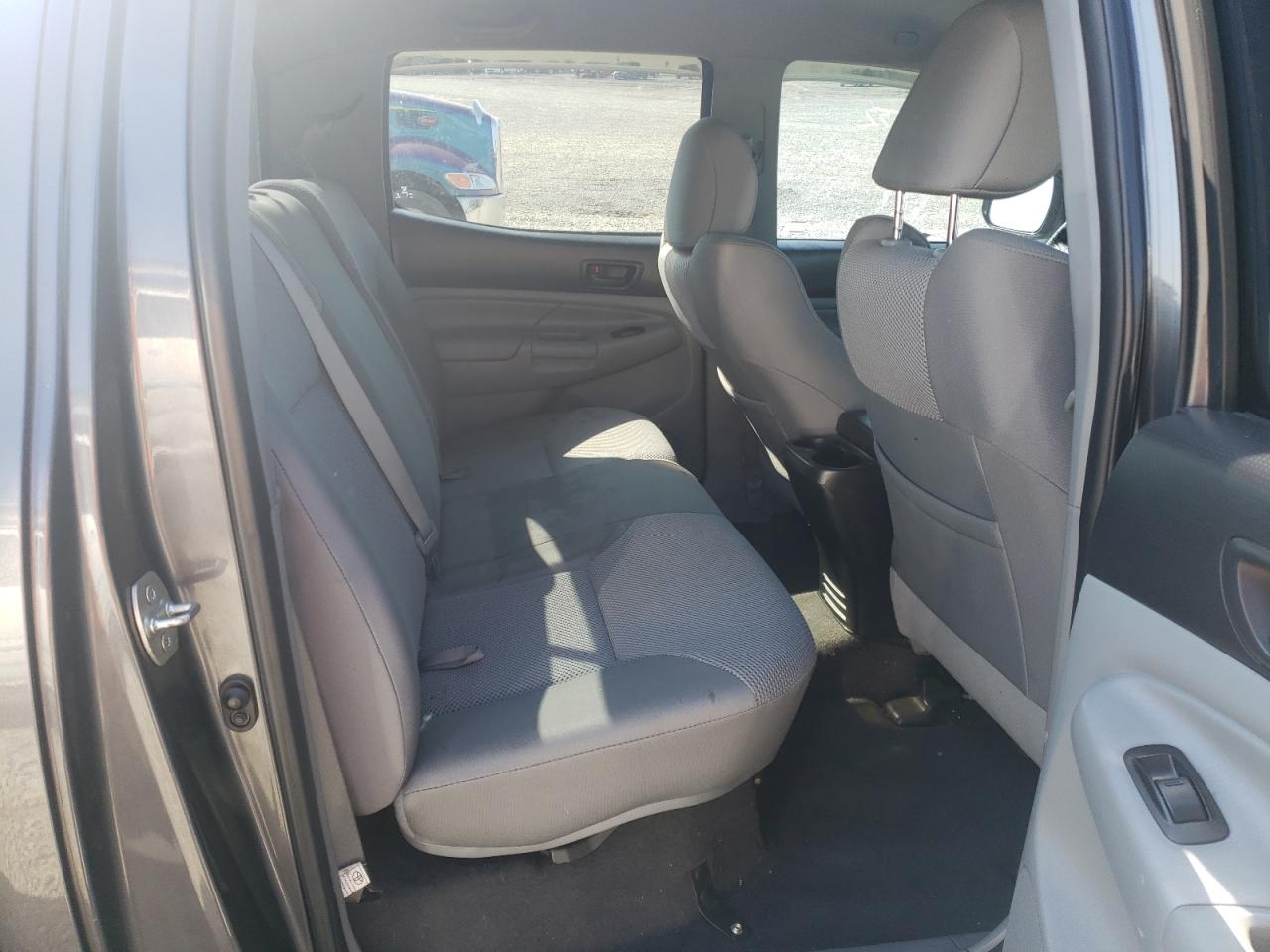 Photo 6 from auction – 2012 TOYOTA TACOMA with VIN 3TMLU4EN7CM097454