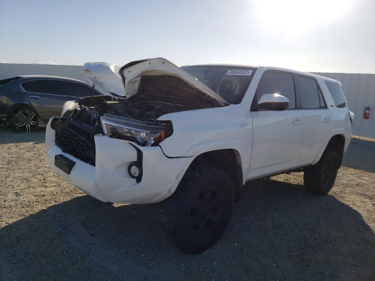 Photo 2 from auction – 2015 TOYOTA 4RUNNER SR with VIN JTEBU5JR9F5227251