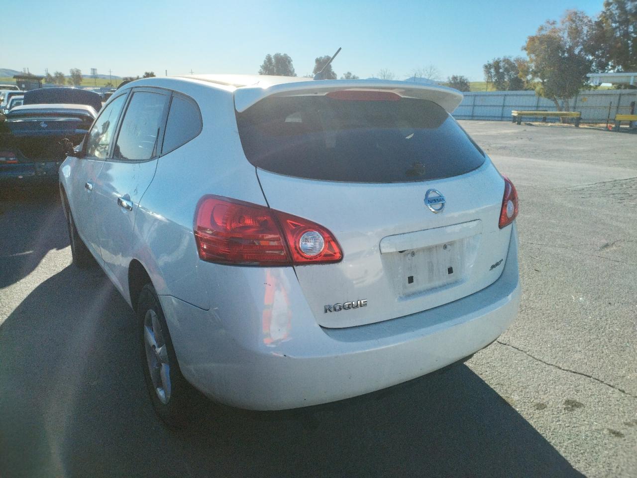 Photo 3 from auction – 2010 NISSAN ROGUE S with VIN JN8AS5MT6AW024273