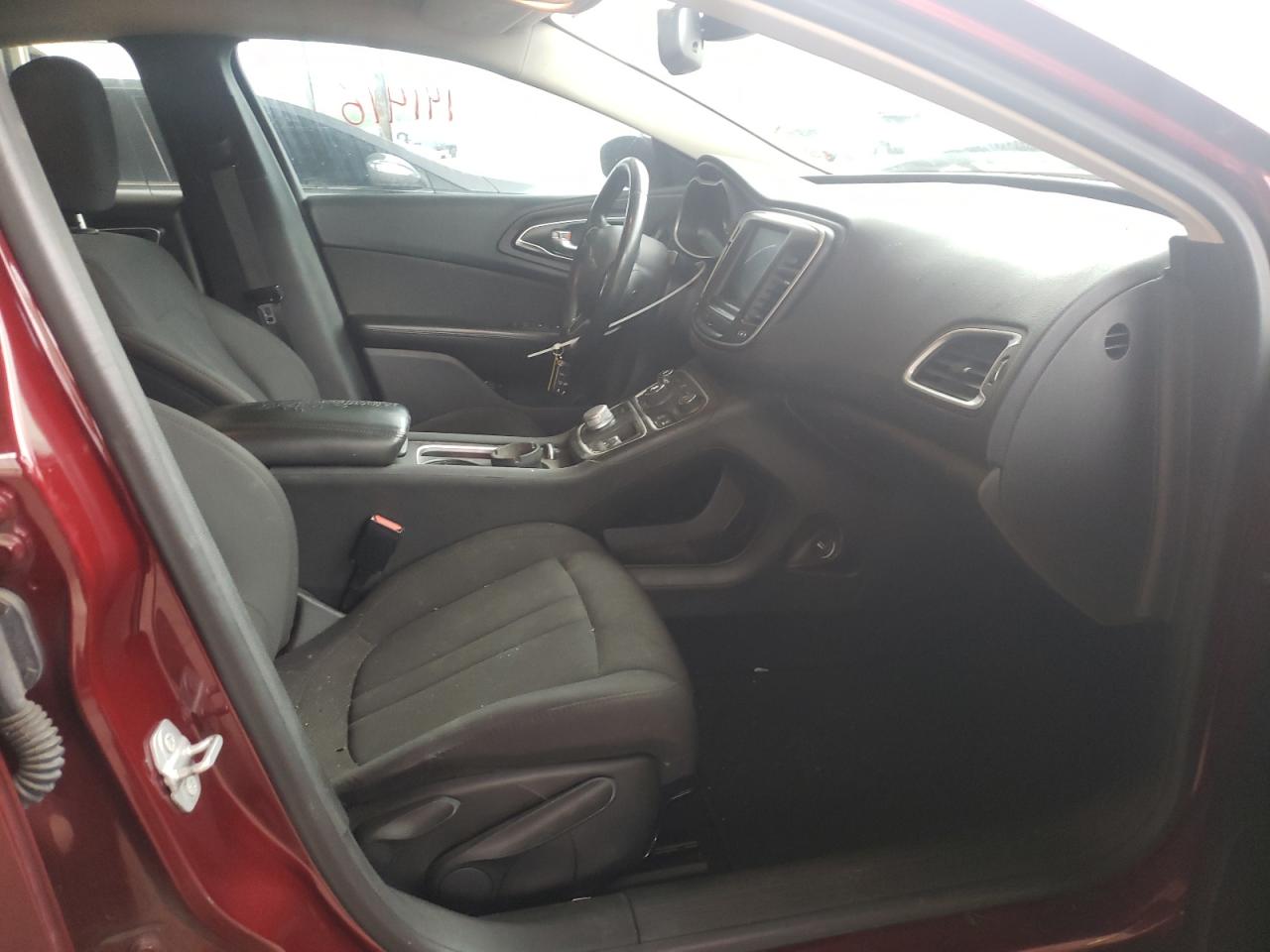 Photo 5 from auction – 2015 CHRYSLER 200 LIMITE with VIN 1C3CCCAB0FN756370