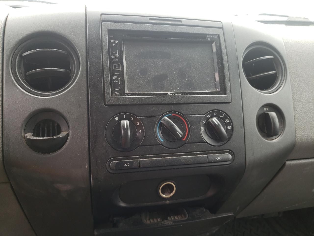Photo 9 from auction – 2004 FORD F150 with VIN 1FTRX12W44NC40073