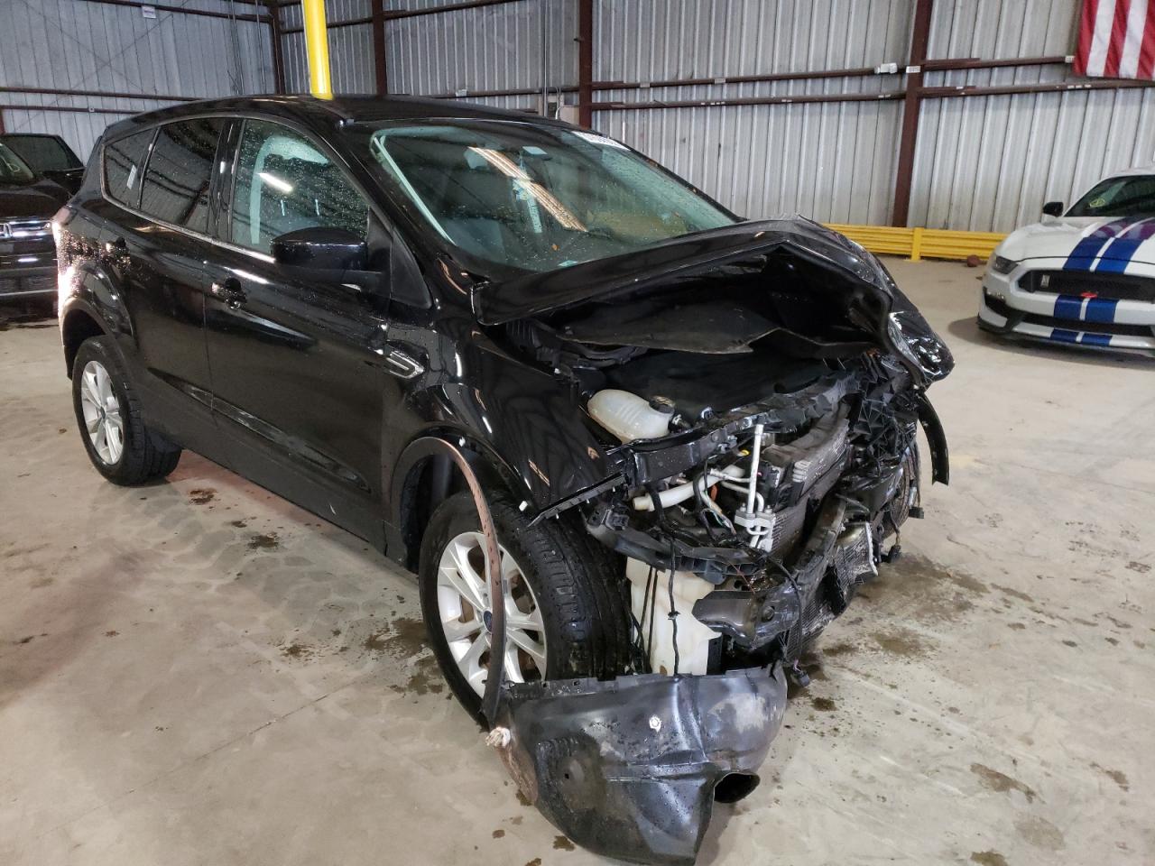 FORD ESCAPE SE 2017 with VIN 1FMCU0GD4HUE39017 - Photo from auction