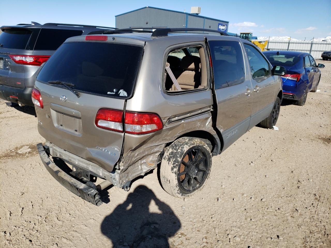 Photo 4 from auction – 2001 TOYOTA SIENNA LE with VIN 4T3ZF13C41U405065
